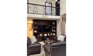 CASA EN VENTA COL. EL ROBLE, SAN NICOLAS DE LOS GARZA. NL