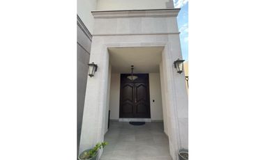 CASA EN VENTA COL. EL ROBLE, SAN NICOLAS DE LOS GARZA. NL