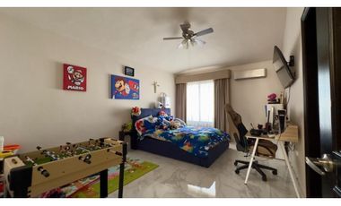 CASA EN VENTA COL. EL ROBLE, SAN NICOLAS DE LOS GARZA. NL