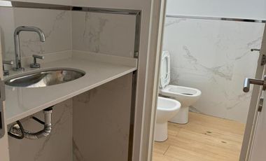 Casa en  venta tres dormitorios, Solares de Manantiales a estrenar