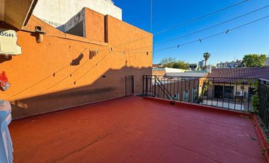 Casa en venta - 4 Dormitorios 3 Baños - 551Mts2 - Villa Lugano
