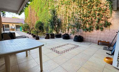 Casa en venta - 4 Dormitorios 3 Baños - 551Mts2 - Villa Lugano