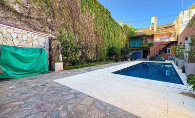 Casa en venta - 4 Dormitorios 3 Baños - 551Mts2 - Villa Lugano