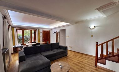 Venta de casa 4 ambientes con parque - Barrio La Florida