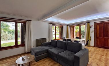 Venta de casa 4 ambientes con parque - Barrio La Florida