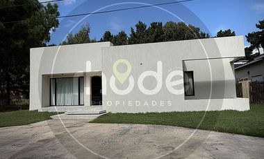 Calle Los Laureles e/ Los Tilos y La Alameda - Casa 4 ambientes en Santa Teresita
