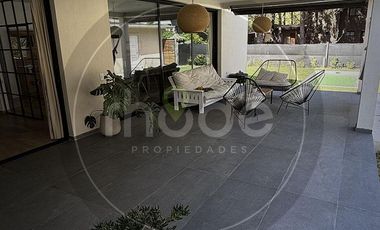 Calle Los Laureles e/ Los Tilos y La Alameda - Casa 4 ambientes en Santa Teresita