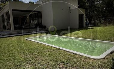 Calle Los Laureles e/ Los Tilos y La Alameda - Casa 4 ambientes en Santa Teresita