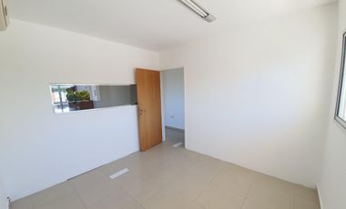 ¡Oficina seminueva en Venta! Moreno 1700, cercano a Oroño, Pellegrini, Facultades, Parque Independencia.