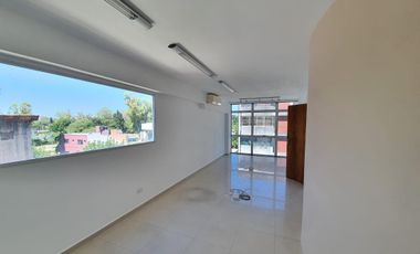 ¡Oficina seminueva en Venta! Moreno 1700, cercano a Oroño, Pellegrini, Facultades, Parque Independencia.
