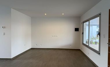 Casa en  venta tres dormitorios, Solares de Manantiales a estrenar