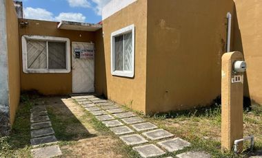 Casa de UN NIVEL en RENTA Fracc. Puente Moreno, Veracruz.  SEMI AMUEBLADA