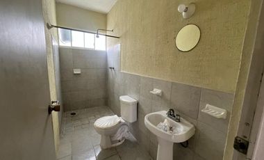 Casa de UN NIVEL en RENTA Fracc. Puente Moreno, Veracruz.  SEMI AMUEBLADA