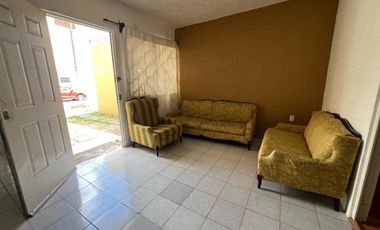 Casa de UN NIVEL en RENTA Fracc. Puente Moreno, Veracruz.  SEMI AMUEBLADA