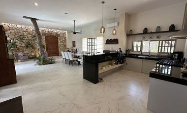 Casa en venta una Planta tipo Hacienda Mérida Yucatán, Yaaxché Dzibilchaltún