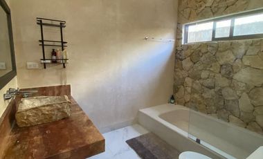Casa en venta una Planta tipo Hacienda Mérida Yucatán, Yaaxché Dzibilchaltún