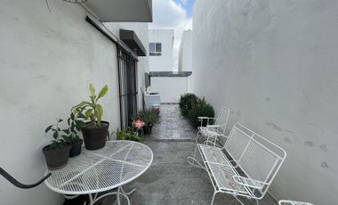 CASA EN VENTA, PASEO DE LOS NOGALES - SANTA ROSA, APODACA N.L.