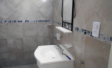 Venta Departamento 3 Amb.  Pta. Baja  Frente- Ramos Mejia  Con Patio y Lavadero