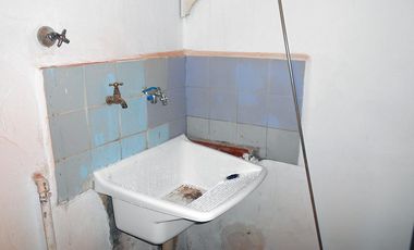 Venta Departamento 3 Amb.  Pta. Baja  Frente- Ramos Mejia  Con Patio y Lavadero