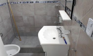 Venta Departamento 3 Amb.  Pta. Baja  Frente- Ramos Mejia  Con Patio y Lavadero