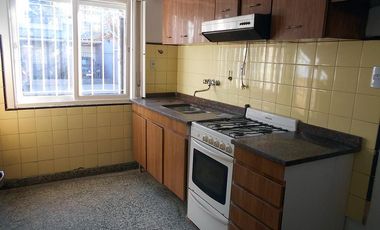 Venta Departamento 3 Amb.  Pta. Baja  Frente- Ramos Mejia  Con Patio y Lavadero