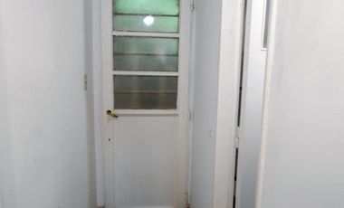 Venta Departamento 3 Amb.  Pta. Baja  Frente- Ramos Mejia  Con Patio y Lavadero