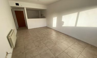 Departamento de 2 ambientes en calle 3 e/ 37 y 38