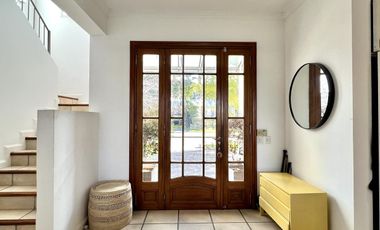 Casa al Lago  en Venta/Alquiler  en Santa Barbara!