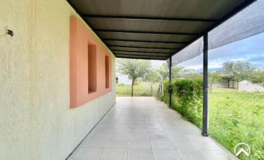 Casa en alquiler. La Arbolada, Merlo.