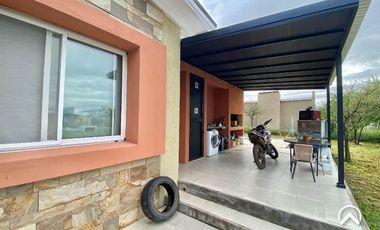 Casa en alquiler. La Arbolada, Merlo.