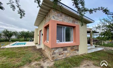 Casa en alquiler. La Arbolada, Merlo.