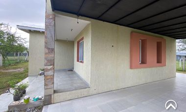 Casa en alquiler. La Arbolada, Merlo.