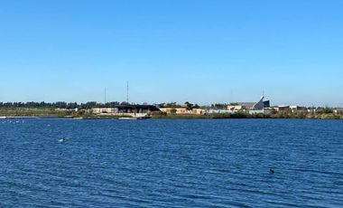 Lote en venta al lago central  en el Barrio Puentes, Nordelta
