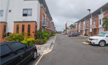 VENTA AMPLIA CASA EXCLUSIVO SECTOR DE PEREIRA