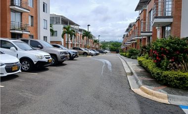 VENTA AMPLIA CASA EXCLUSIVO SECTOR DE PEREIRA