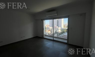 Alquiler de monoambiente con balcón en Wilde