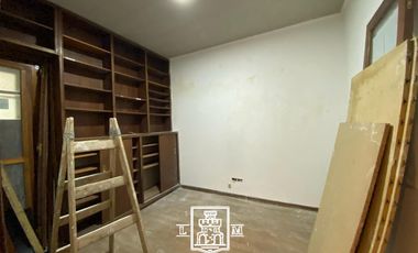 3 de Febrero  y 25 de Mayo - PH Oficina en Alquiler - NO APTO VIVIENDA