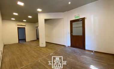 3 de Febrero  y 25 de Mayo - PH Oficina en Alquiler - NO APTO VIVIENDA