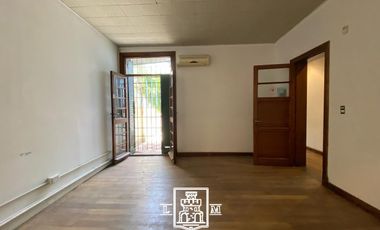 3 de Febrero  y 25 de Mayo - PH Oficina en Alquiler - NO APTO VIVIENDA