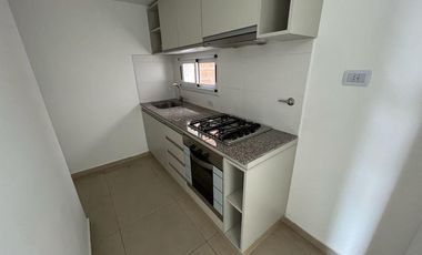 Departamento de 1 dormitorio con vestidor, en Alquiler en La Plata