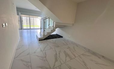 Casa en renta en Tossá, el modelo mas grande, 3 recs, 2.5 baños