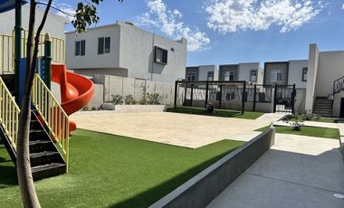 Casa en renta en Tossá, el modelo mas grande, 3 recs, 2.5 baños