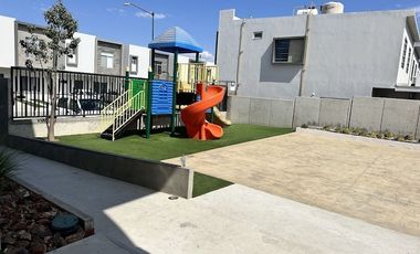 Casa en renta en Tossá, el modelo mas grande, 3 recs, 2.5 baños