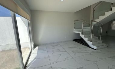 Casa en renta en Tossá, el modelo mas grande, 3 recs, 2.5 baños