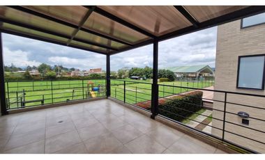 Vendemos hermosa casa campestre en Chía !!