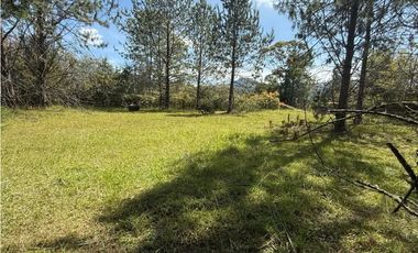 Lote en unidad cerrada en el Retiro [CM]