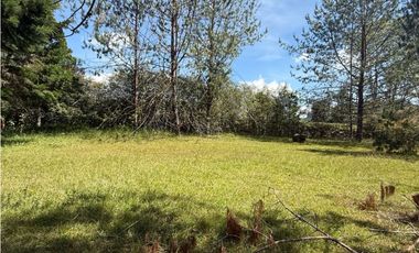 Lote en unidad cerrada en el Retiro [CM]