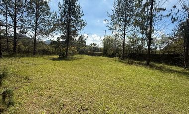 Lote en unidad cerrada en el Retiro [CM]