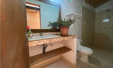 Venta Finca en Girardota, 8.595 mts, 1 solo  nivel, El Totumo,