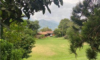 Venta Finca en Girardota, 8.595 mts, 1 solo  nivel, El Totumo,